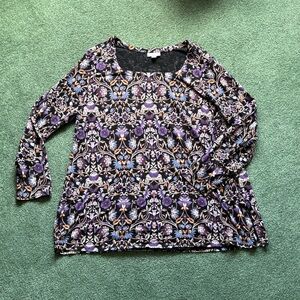 Black Floral Long-Sleeve Women’s Top - Purple & Blue Pattern
